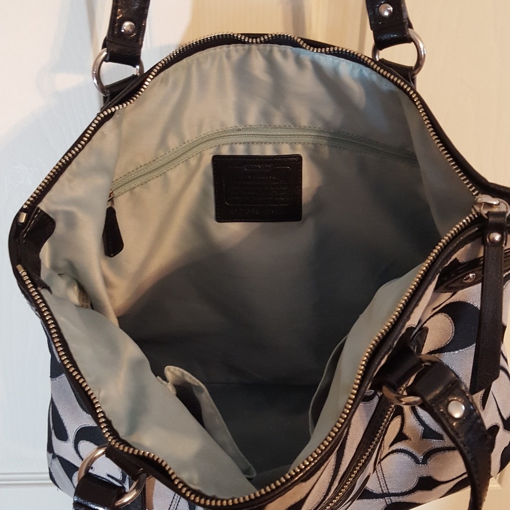 Purse - Picture 2 of 3
